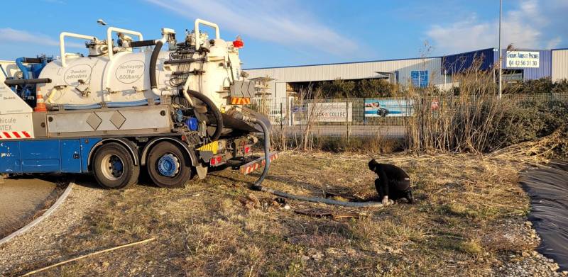 Entretien annuel d'un séparateur d'hydrocarbures en tête de bassin d'orage sur Istres
